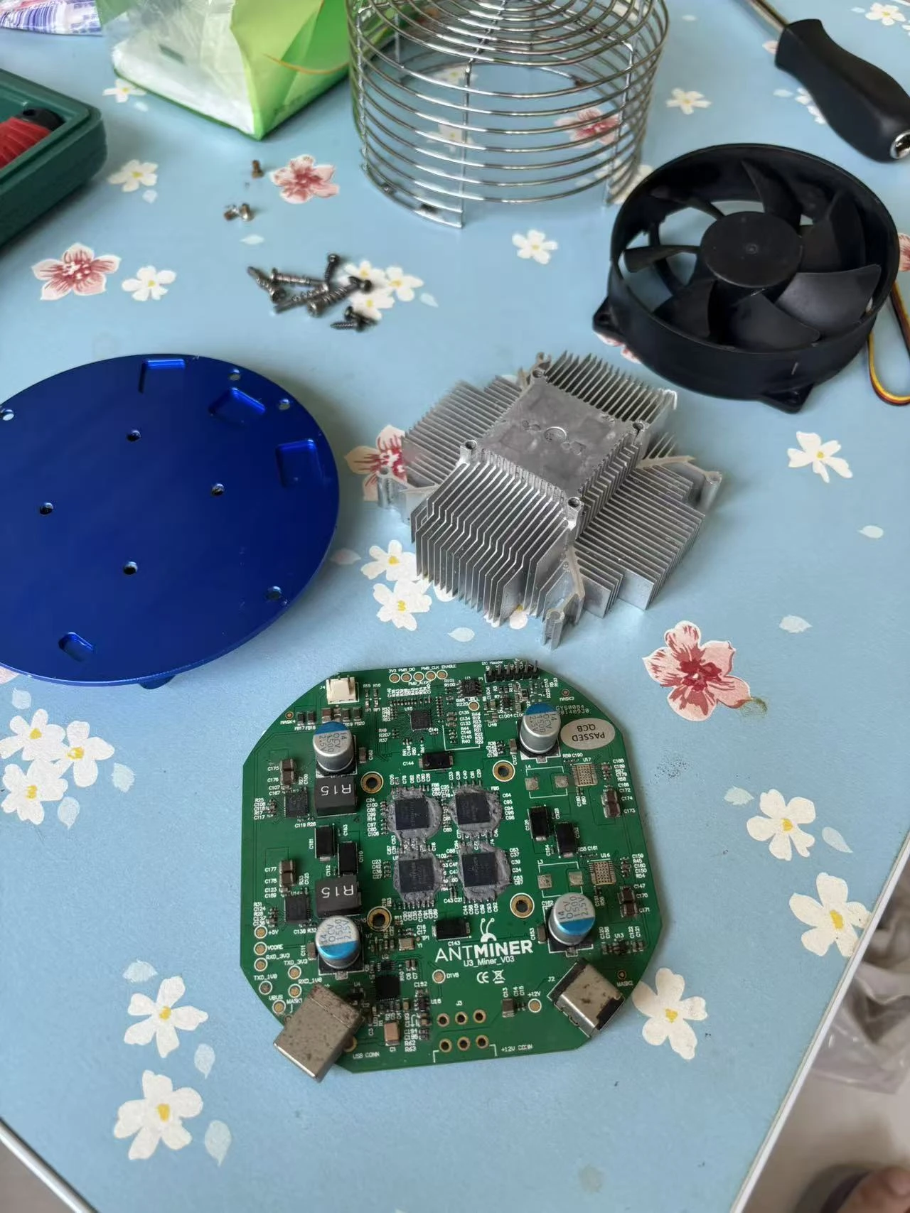 蚂蚁矿机 U3（Antminer U3）
